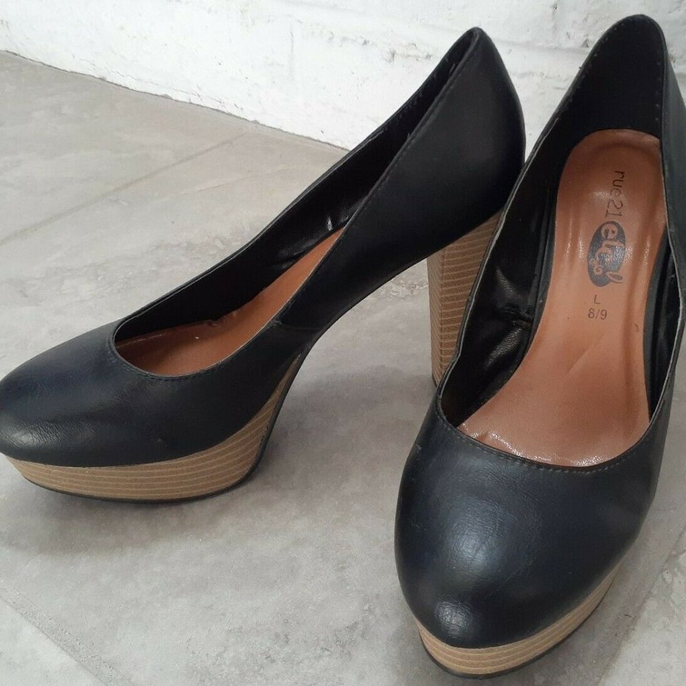 rue 21 Black High Heel Platform Shoe sz 8/9 Faux Leather Pumps Stacked Heels
